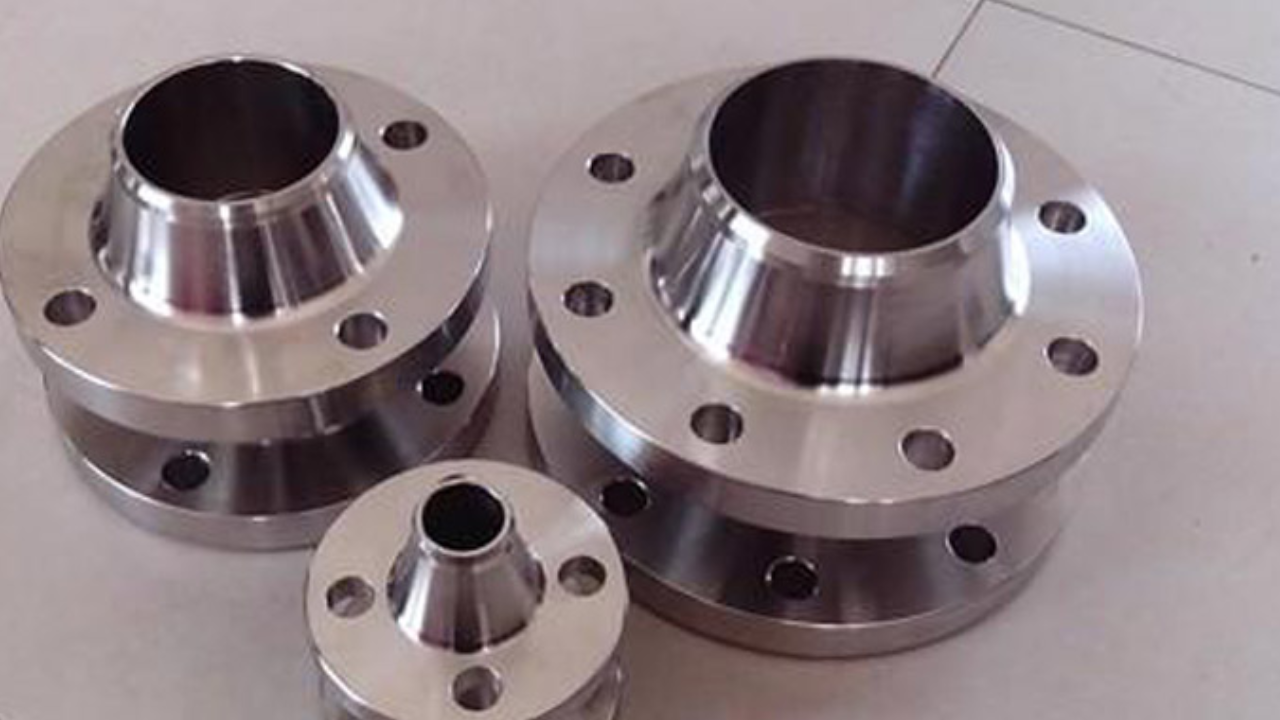 What Are the Major Considerations When Choosing Flange Dimensions?