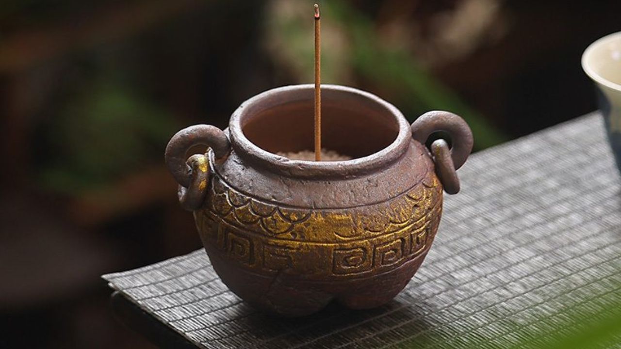 Guidance on Choosing the Perfect Incense Holder for Your House